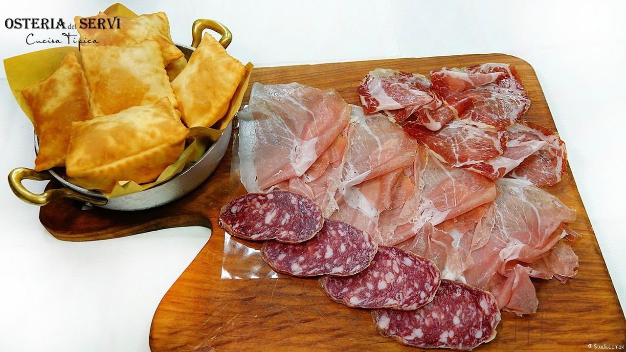 Tagliere di salumi tipici di Parma