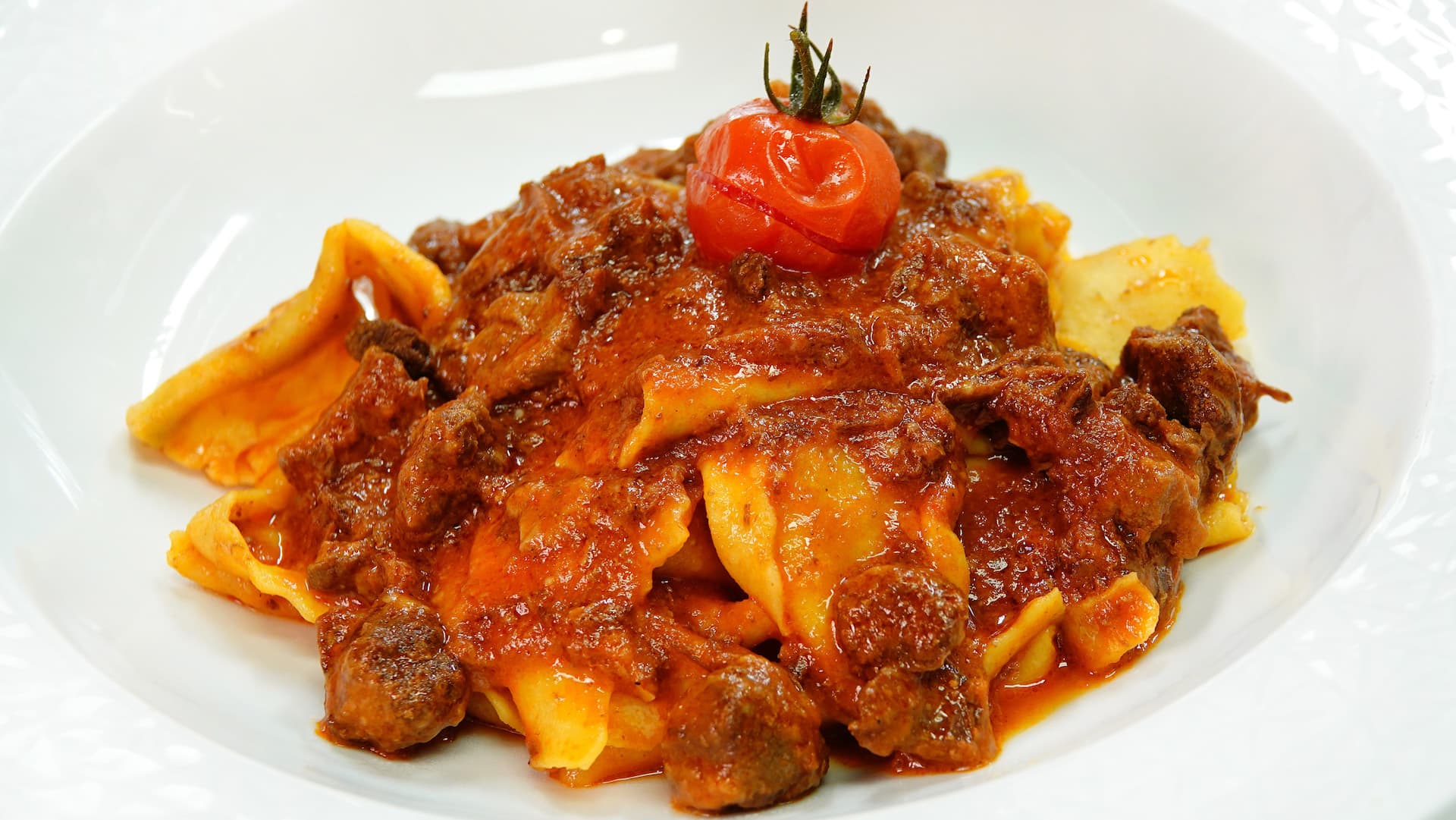 Pasta fresca con ragù della tradizione